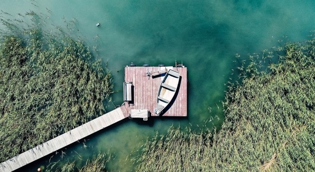 Túl sok a hínár és az alga a Balatonban