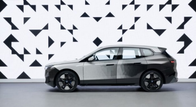 Gombnyomásra változtatható a BMW iX Flow színe