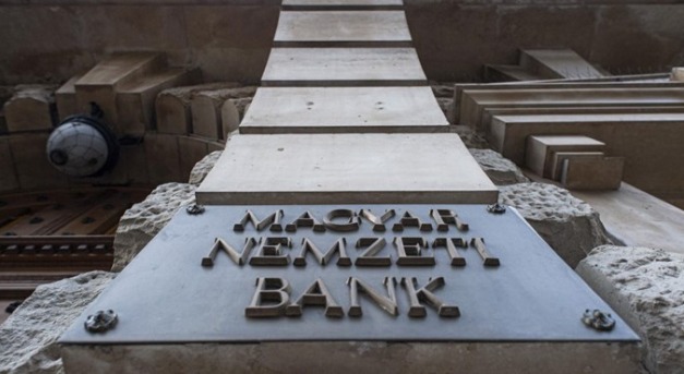 Mentőöv helyett víz alá nyomhatja a lakáshiteleseket