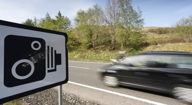 Ötletes traffipax-előrejelzők és a spanyol rendőrök fellépése